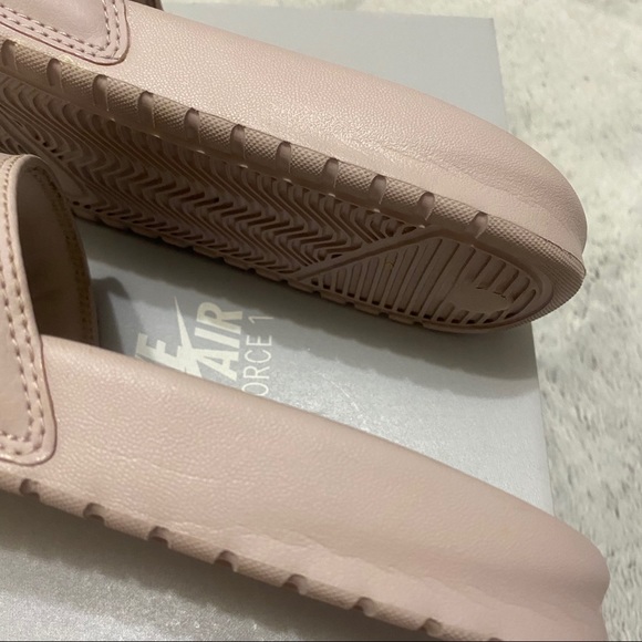 Women’s Nike Slides 8 - Picture 8 of 13